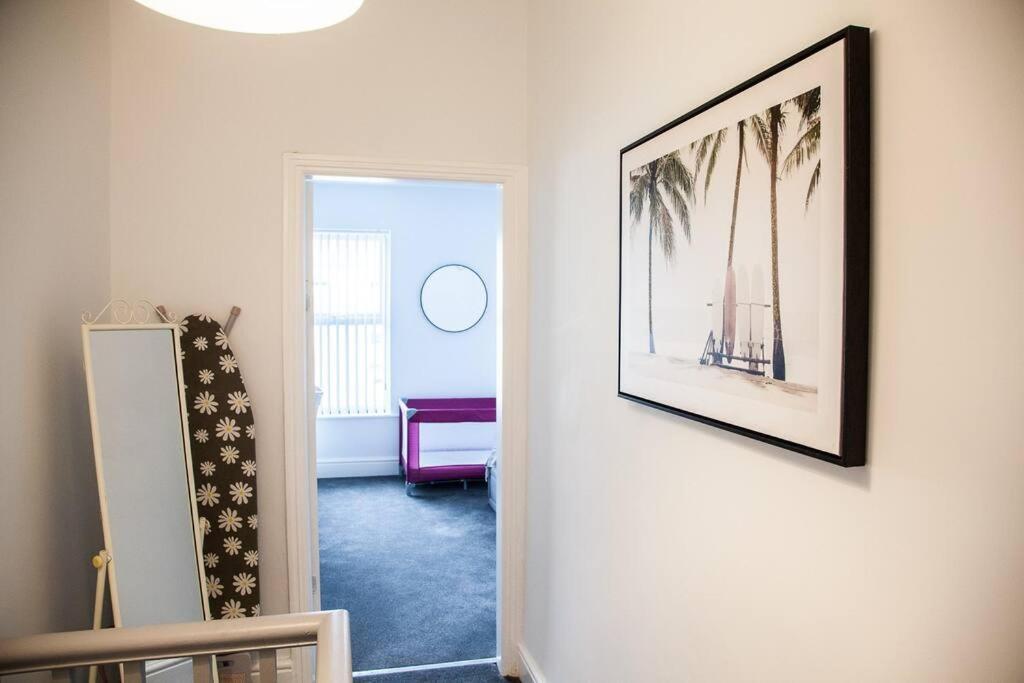 2 Bedroom House By Brookland Stays Serviced Accommodation Short Lets Liverpool With Free Wifi Eksteriør billede